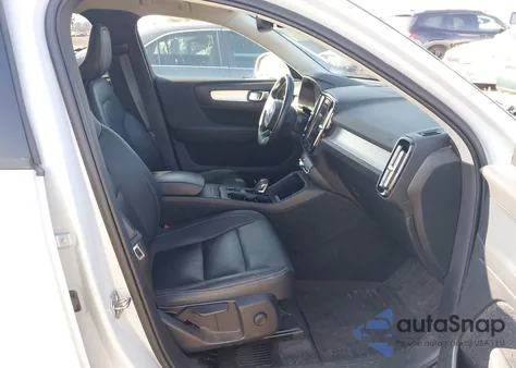 2021 Volvo Xc40 T4 Momentum from USA, damaged, VIN YV4AC2HK8M2536571